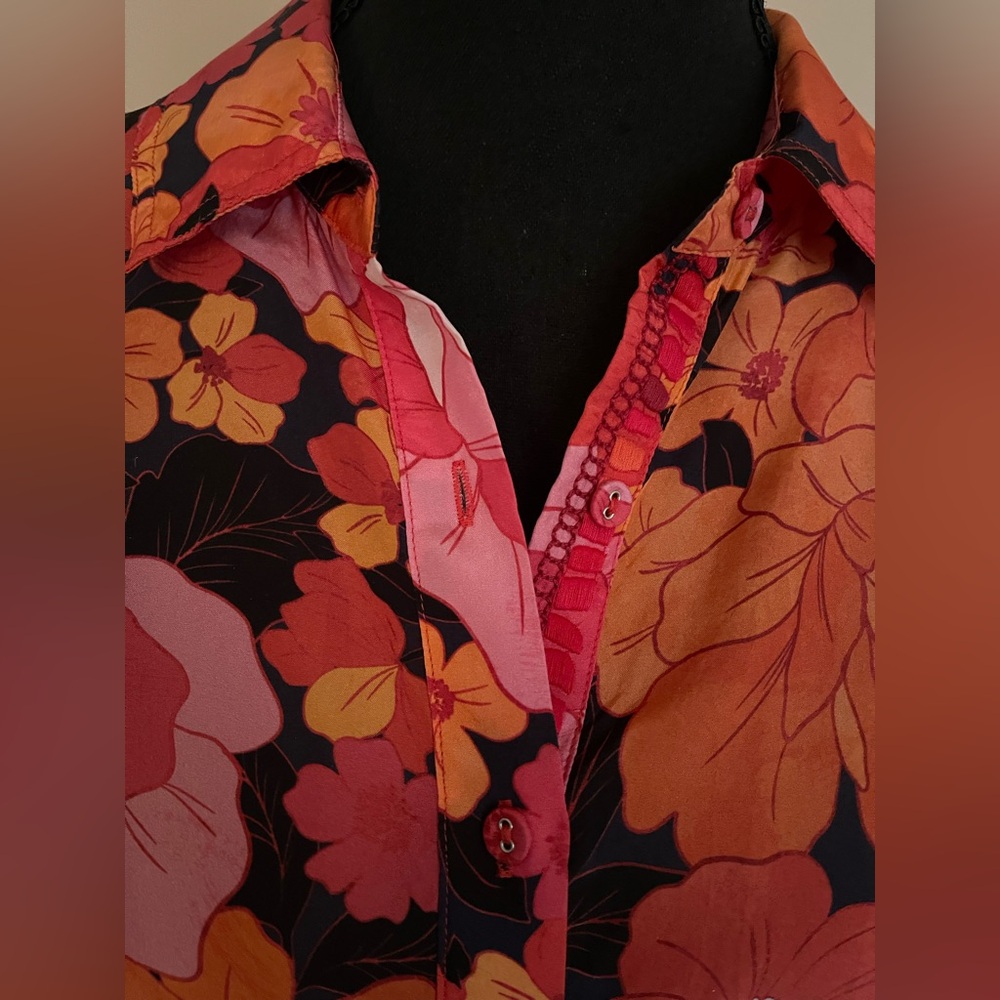 Like New Johnny Was Workshop Becca Button Down Shirt size S 100% Silk. - Picture 4 of 9
